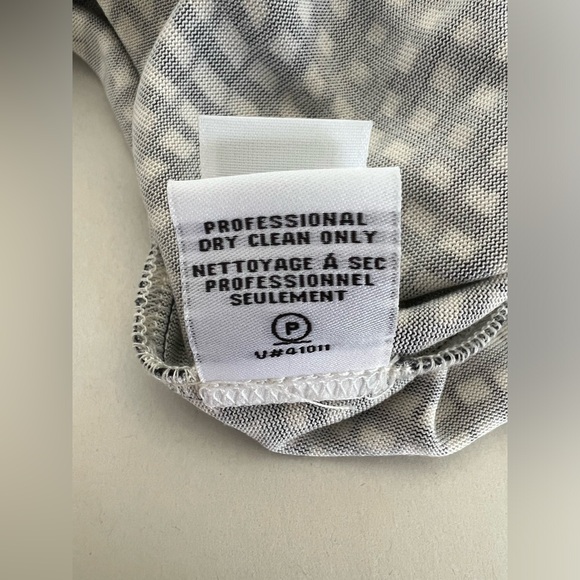 Diane Von Furstenberg Silk Wrap Dress Size 8 - Picture 7 of 10